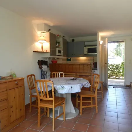 Le Lavandou, 3 Pieces, 4 Personnes - Fr-1-713-147 Apartment